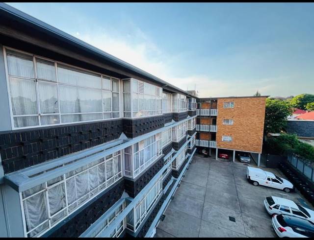 2 BEDROOM APARTMENT FOR SALE IN MARLANDS